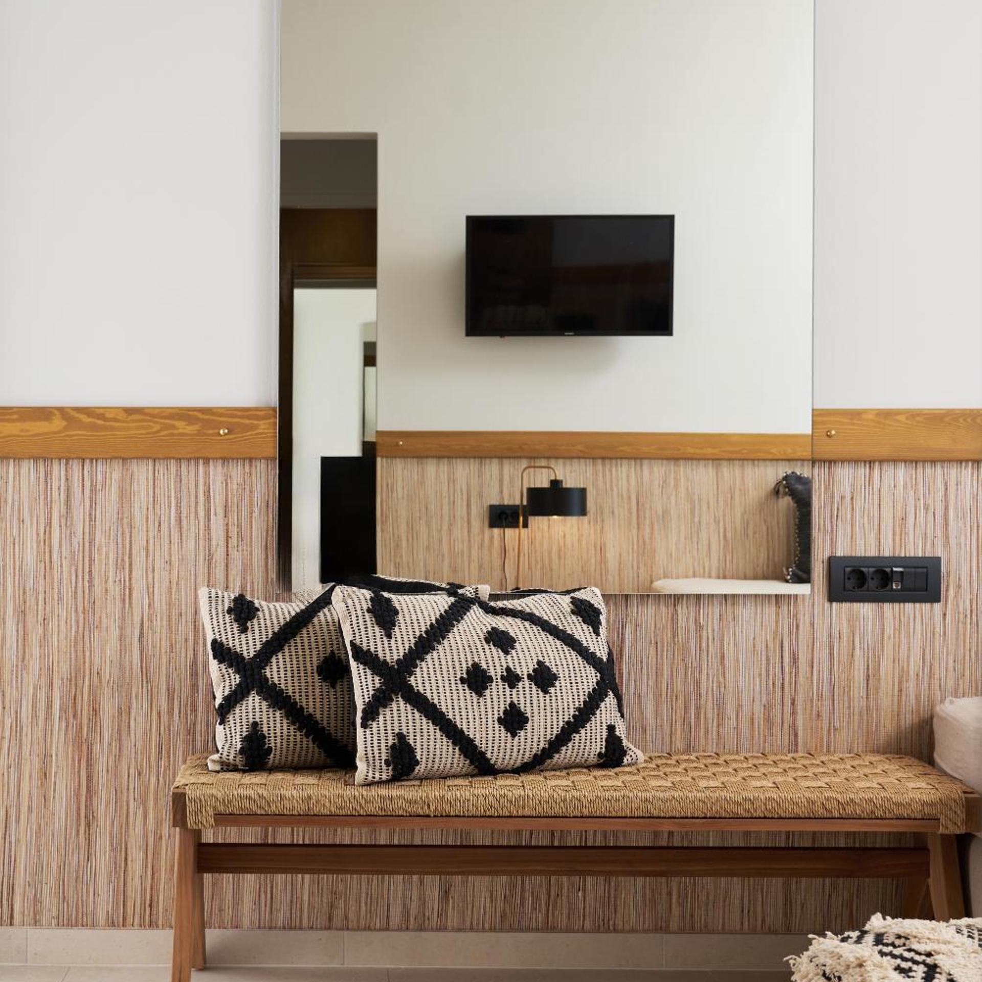 Artemis Hotel 4/52