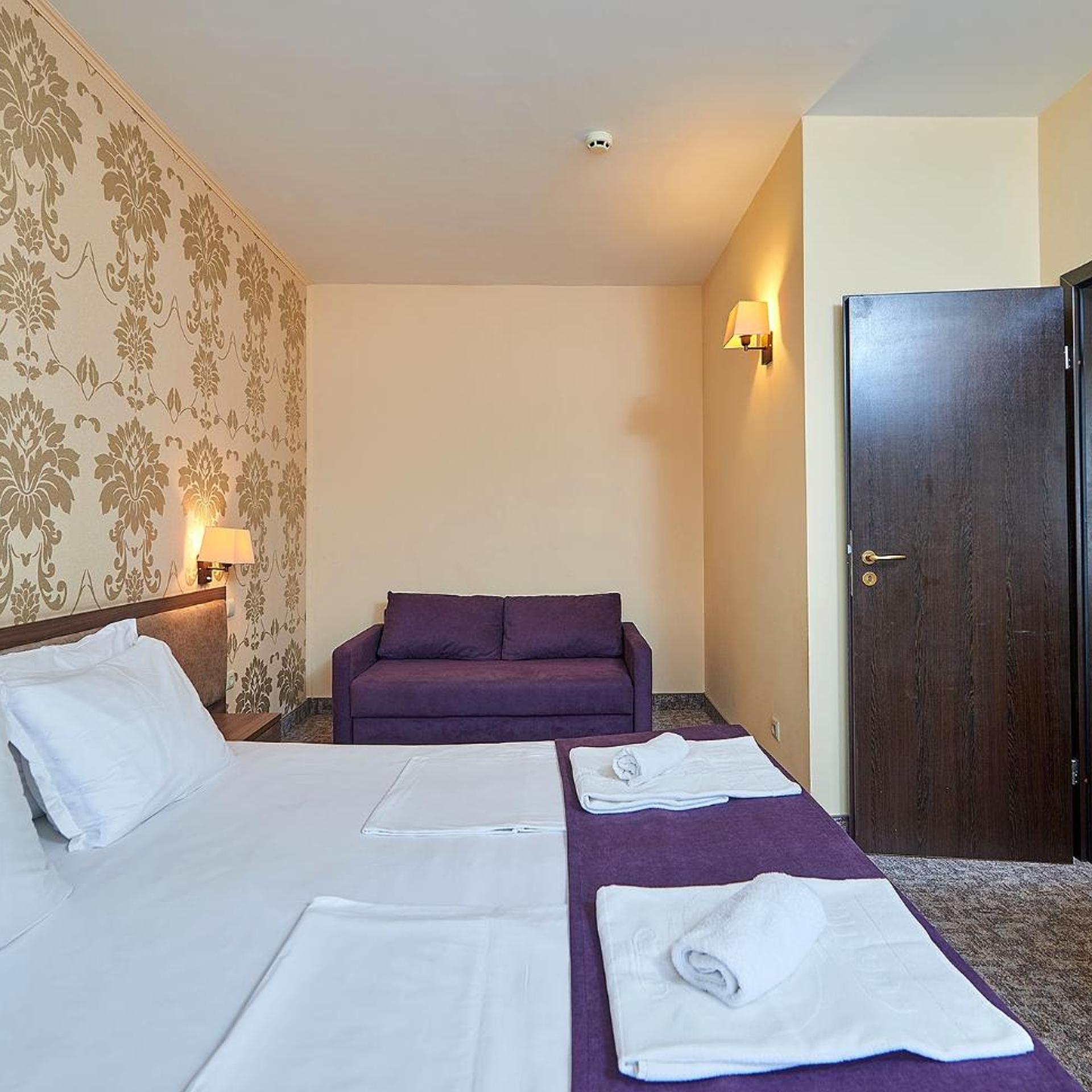 2 Bedrooms, Suite