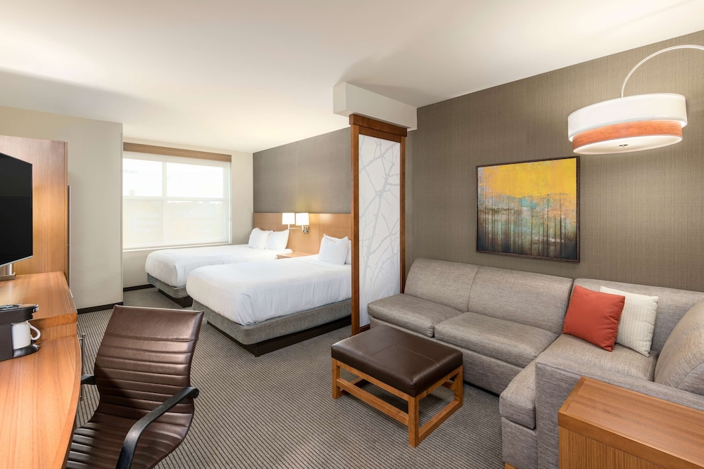 Hyatt Place Greenville/Downtown 19/64