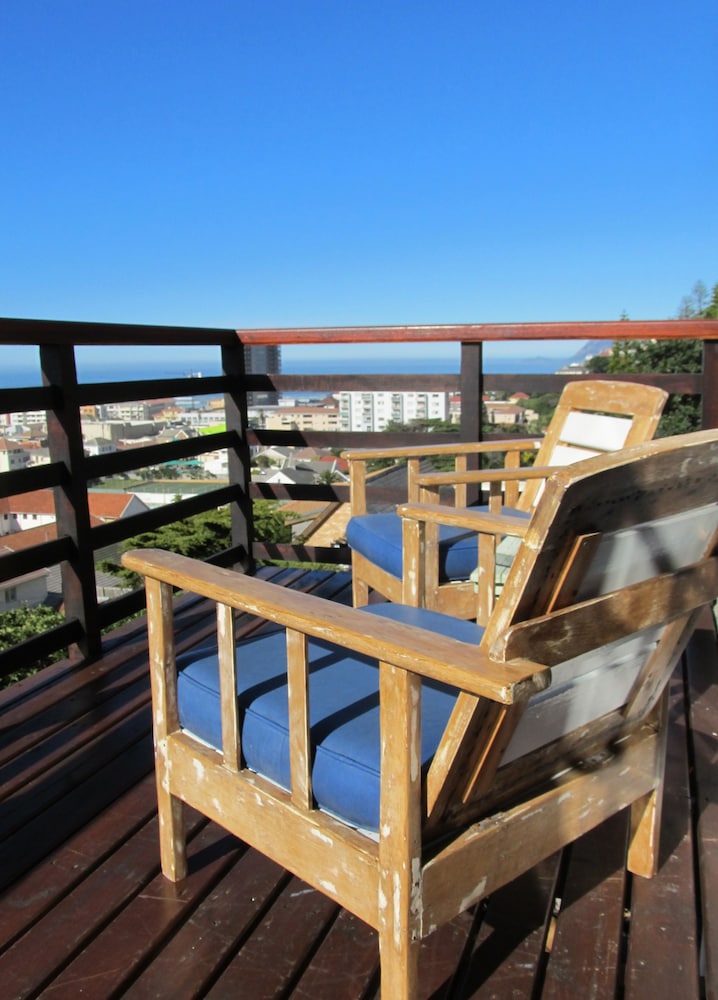 Bluebottle Guest House 35/50