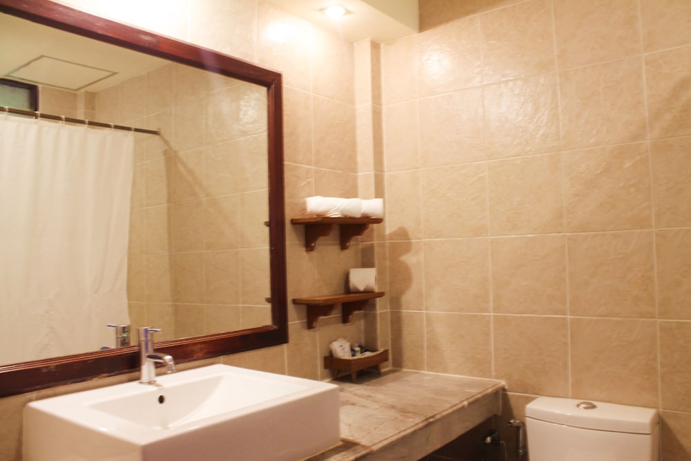Coral Cliff Beach Resort 25/70