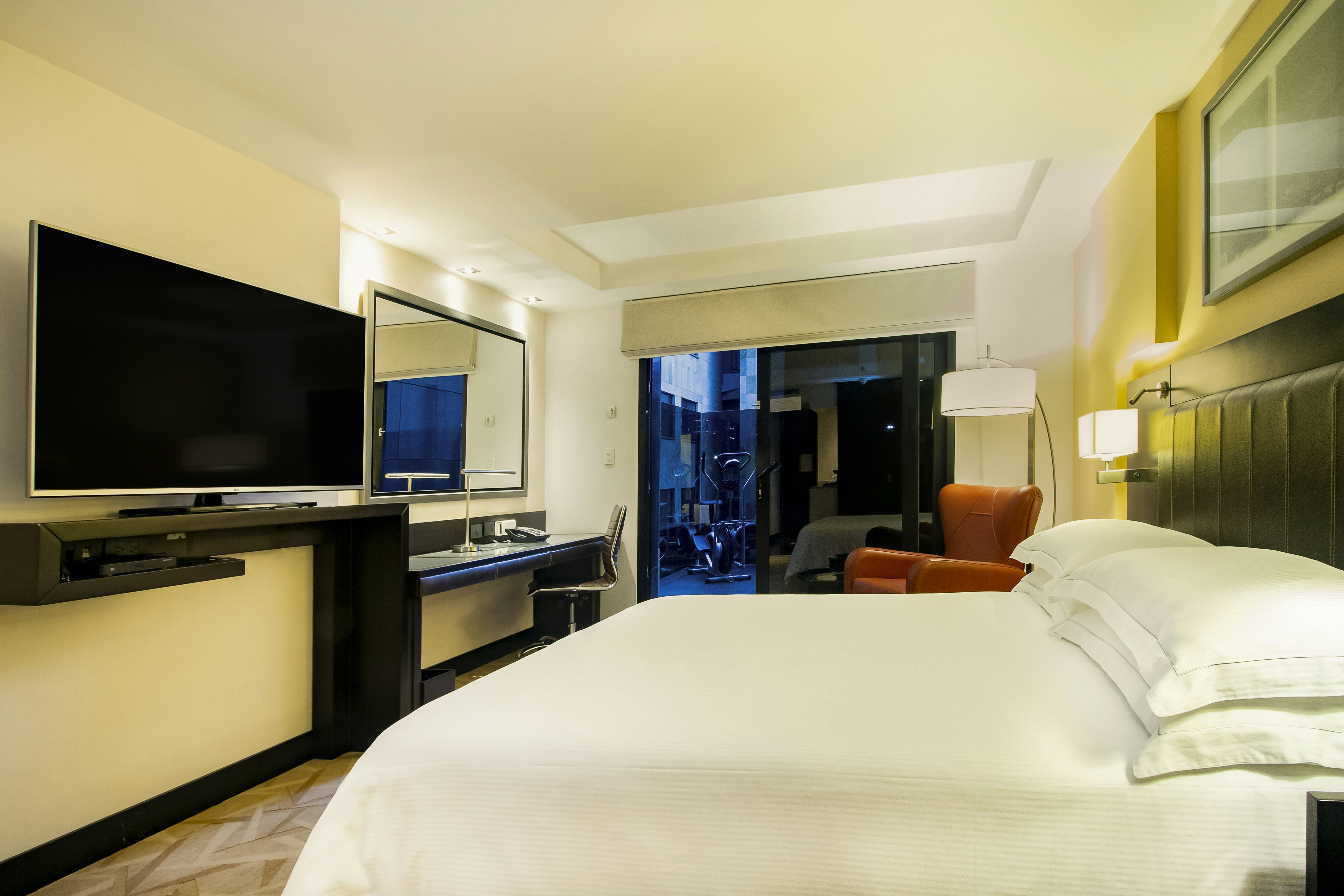 Suite, King Bed, Terrace