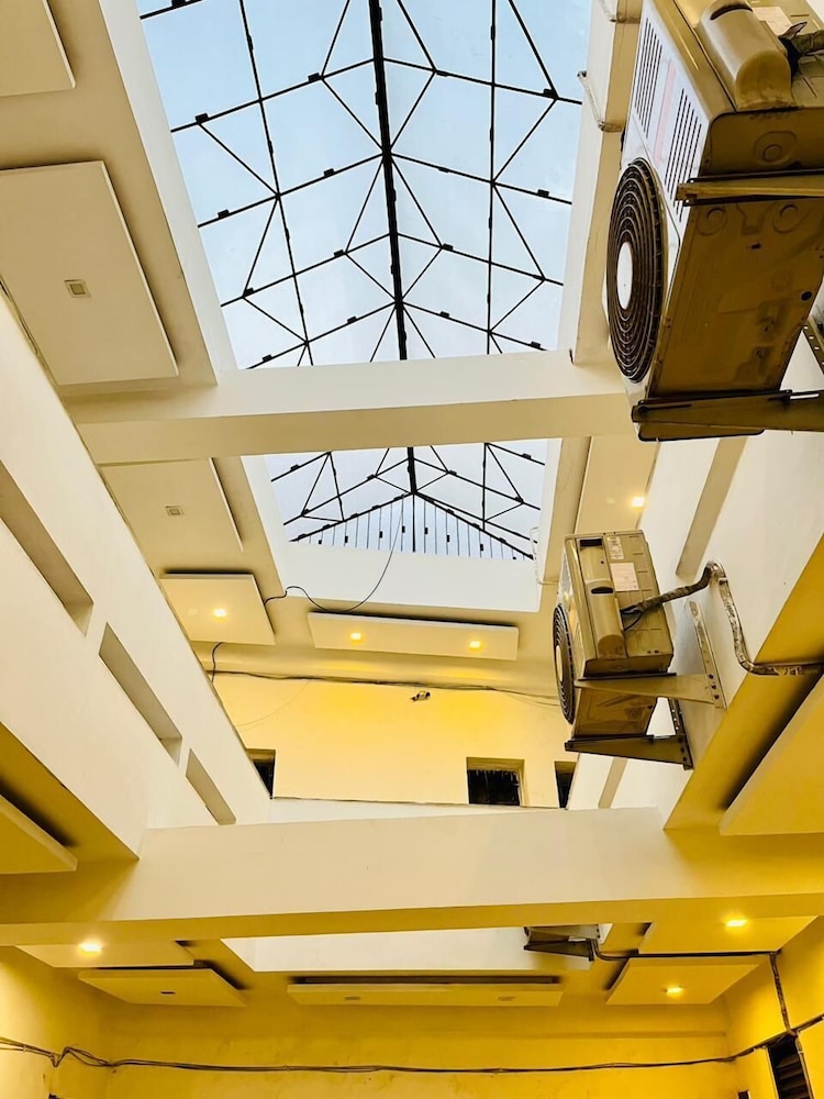 PATHIK HOTEL 18/32