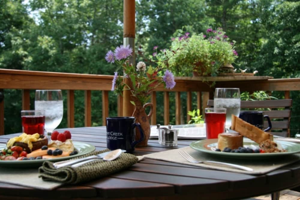 Bent Creek Lodge Bed &amp; Breakfast 40/50
