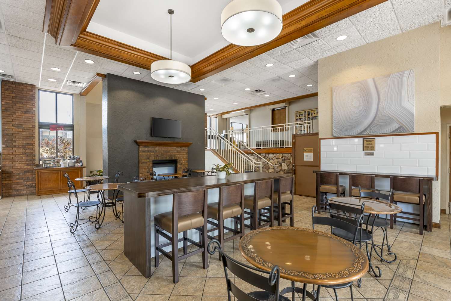 Best Western Plus Landing View Inn & Suites 37/51