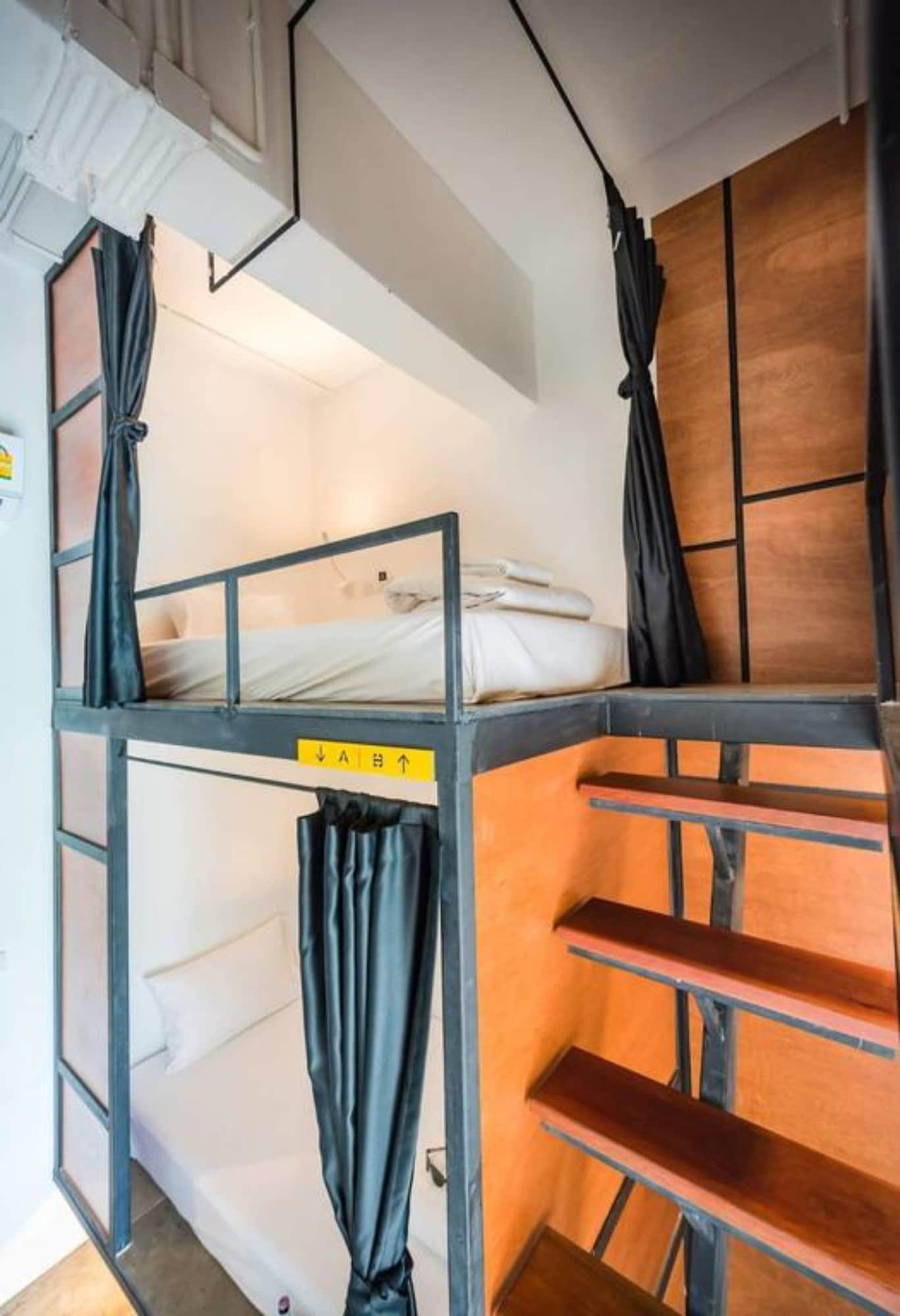 سكن مشترك مختلط بأربعة أسرّة وأسرّة بطابقين، Book A Bed Poshtel - Hostel 3/4
