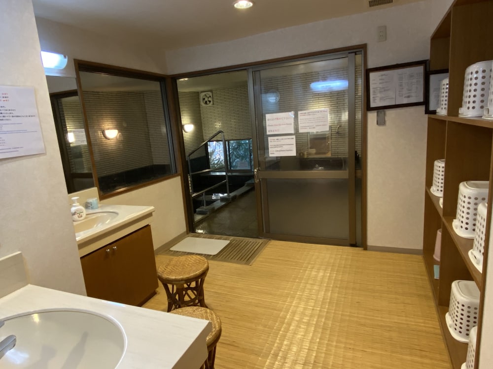 Atami Onsen Guest House Megumi - Hostel 50/50
