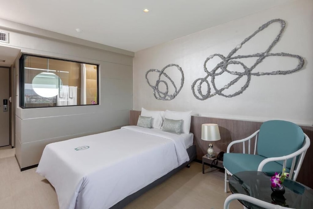 DELUXE, TWIN BEDS