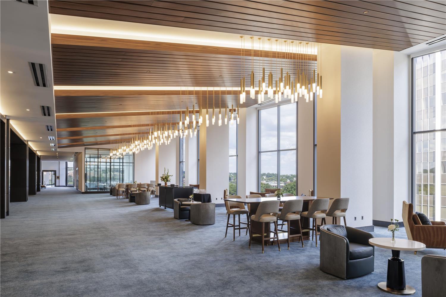 Hilton Arlington Rosslyn The Key 33/57