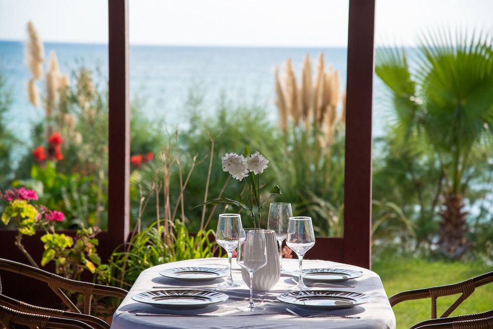 Poseidon Beach 27/54