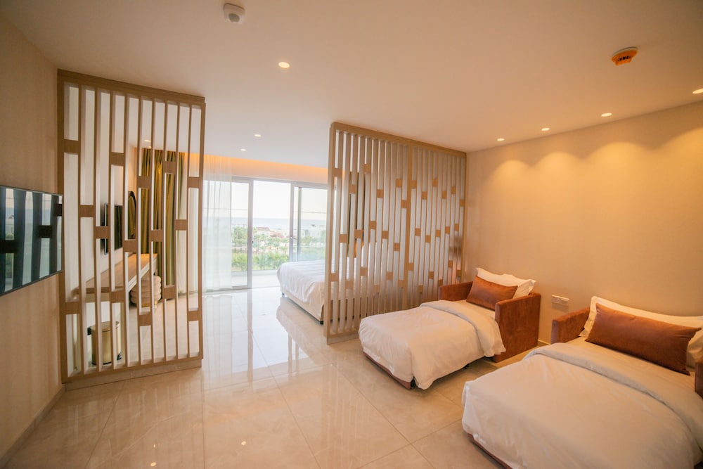 At Herbal Hotel 17/50