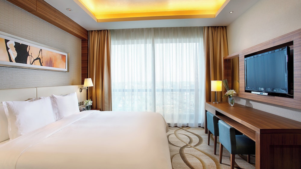 1 Bedroom, Suite, King Bed, Club Floor