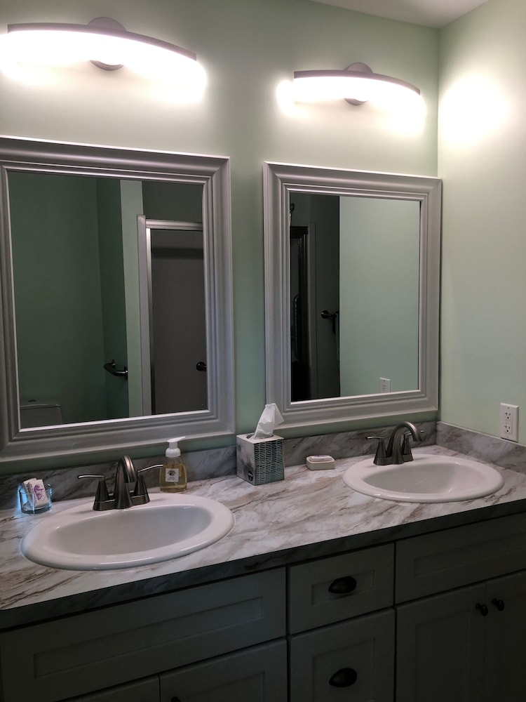 Oak Grove Bed and Breakfast 49/50