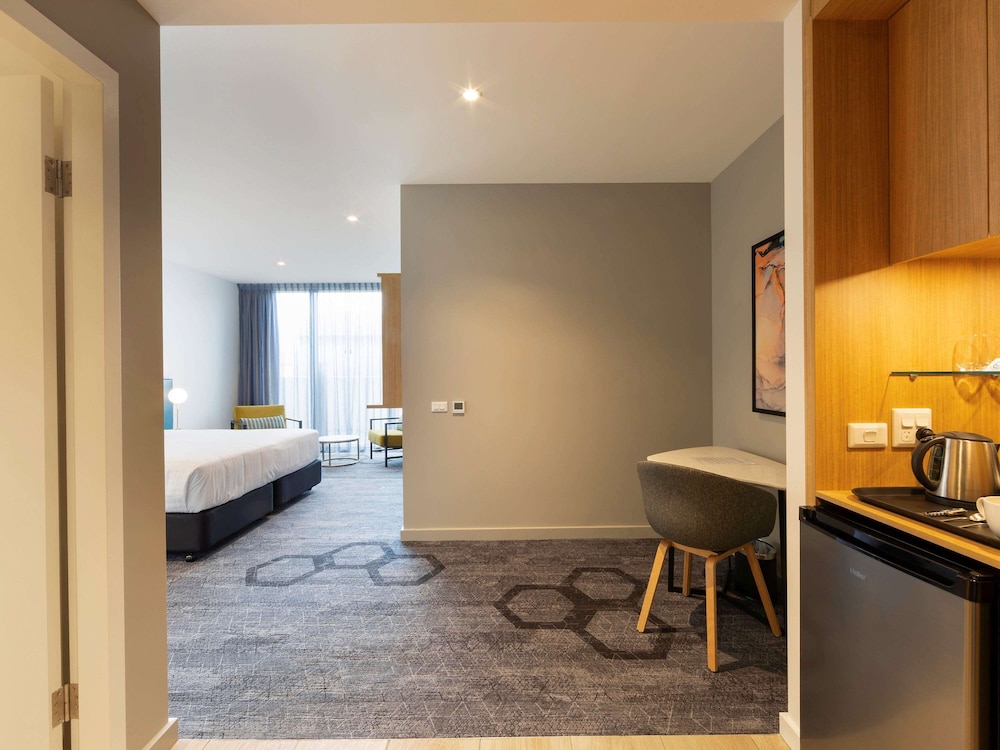 Mercure Canberra Belconnen 33/69