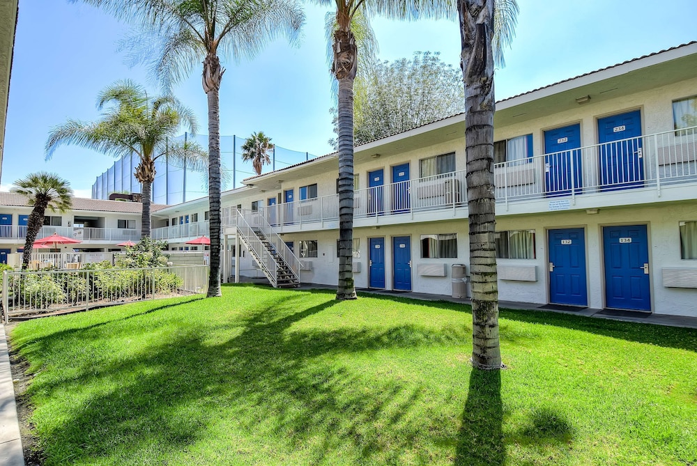 Motel6 Rowland Heights, CA - Los Angeles - Pomona 46/49