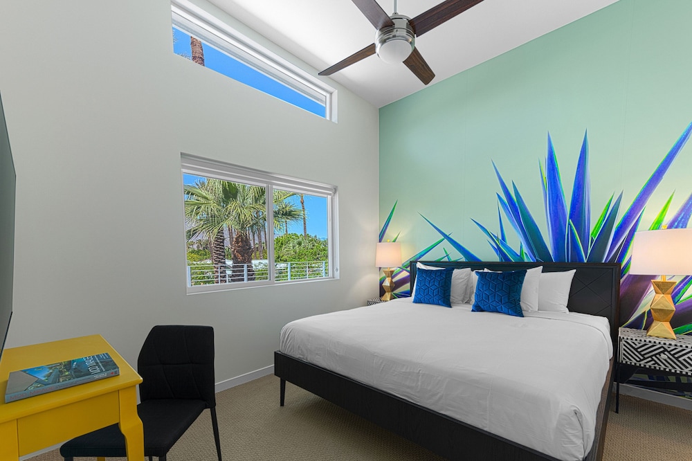 Room at The Paloma Resort, CATHEDRAL CITY - CA