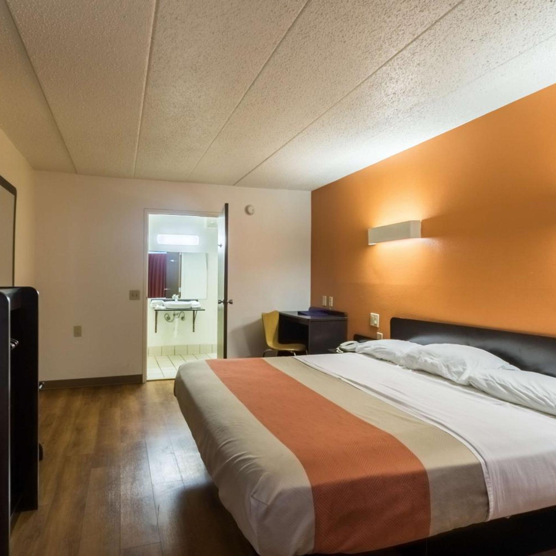 1 King Bed - Mobility Accessible Tub Nsmk