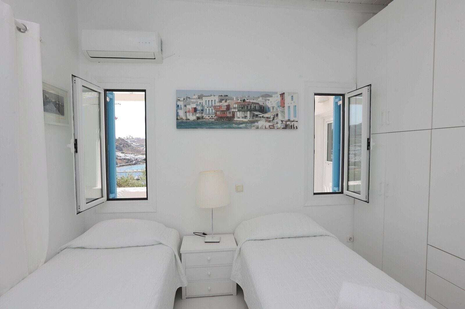 3 Bedrooms, Villa, 1 Double and 4 Single Beds, Sea View
