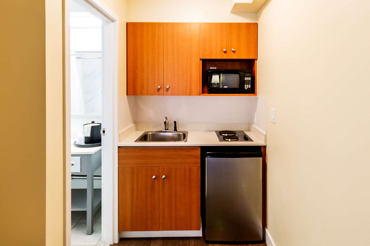 Upgrade, King Bed، Econo Lodge Inn & Suites Calgary - University 7/7