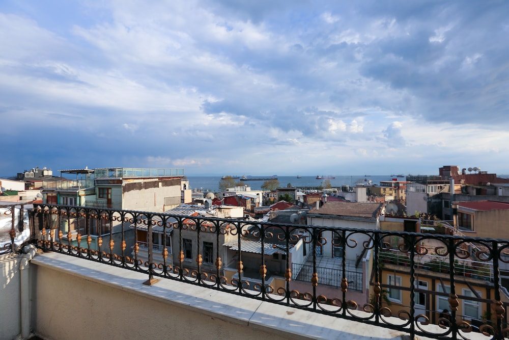 Nova City Hotel in ISTANBUL