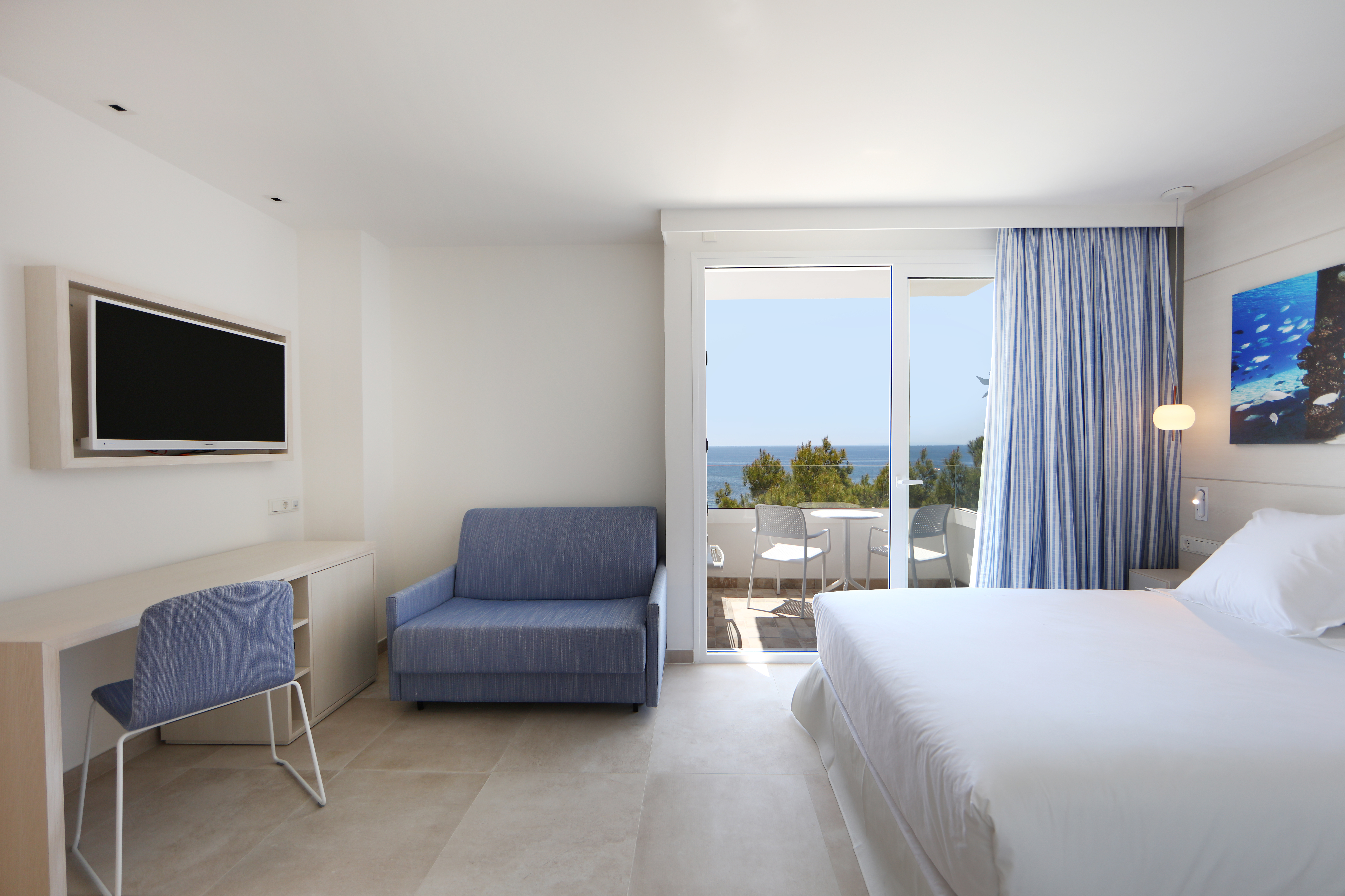 Room, Single, Double Bed, Side Sea View, Priority Location