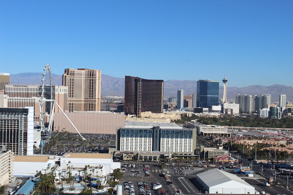 Luxury Suites International At The Signature 64/71