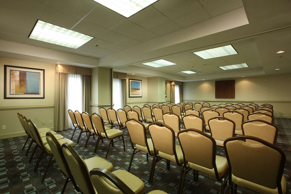 Hampton Inn Pennsville 43/48