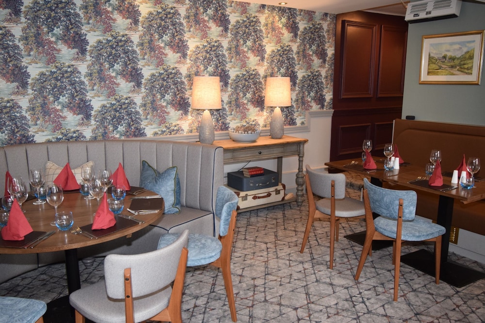 The Elphinstone Hotel 27/36
