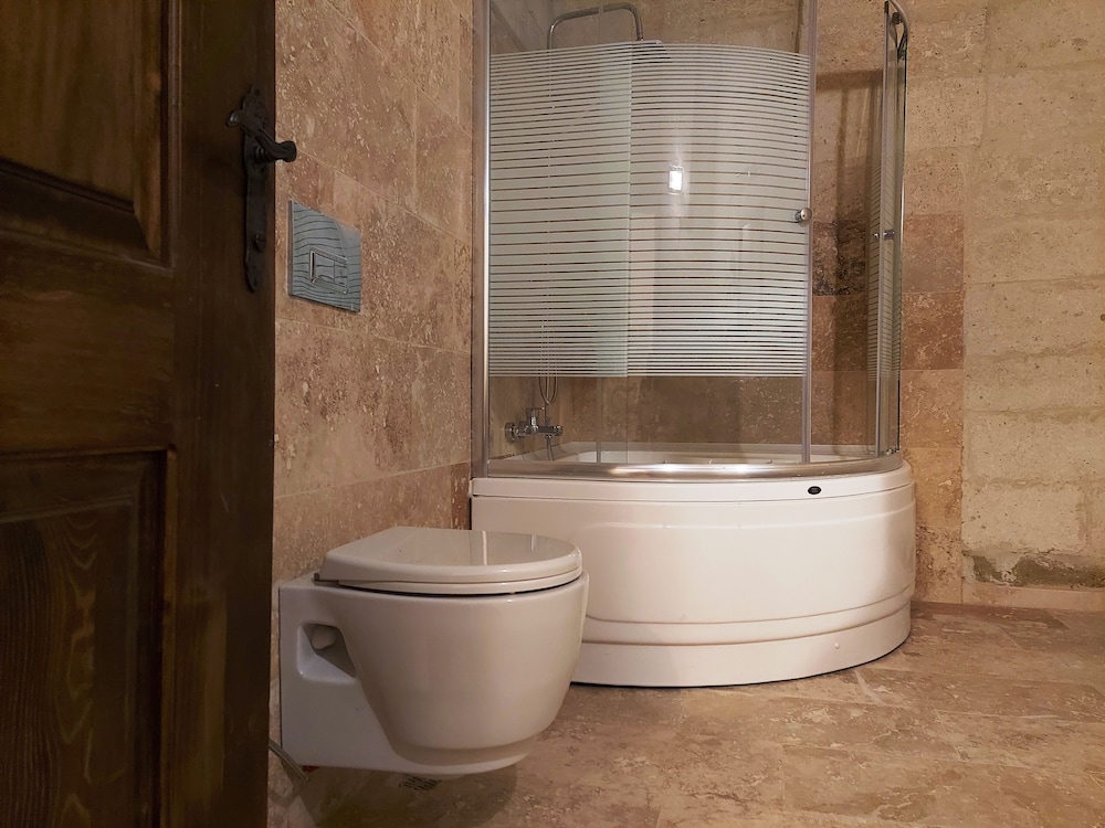 Armesos Cave Hotel 48/50