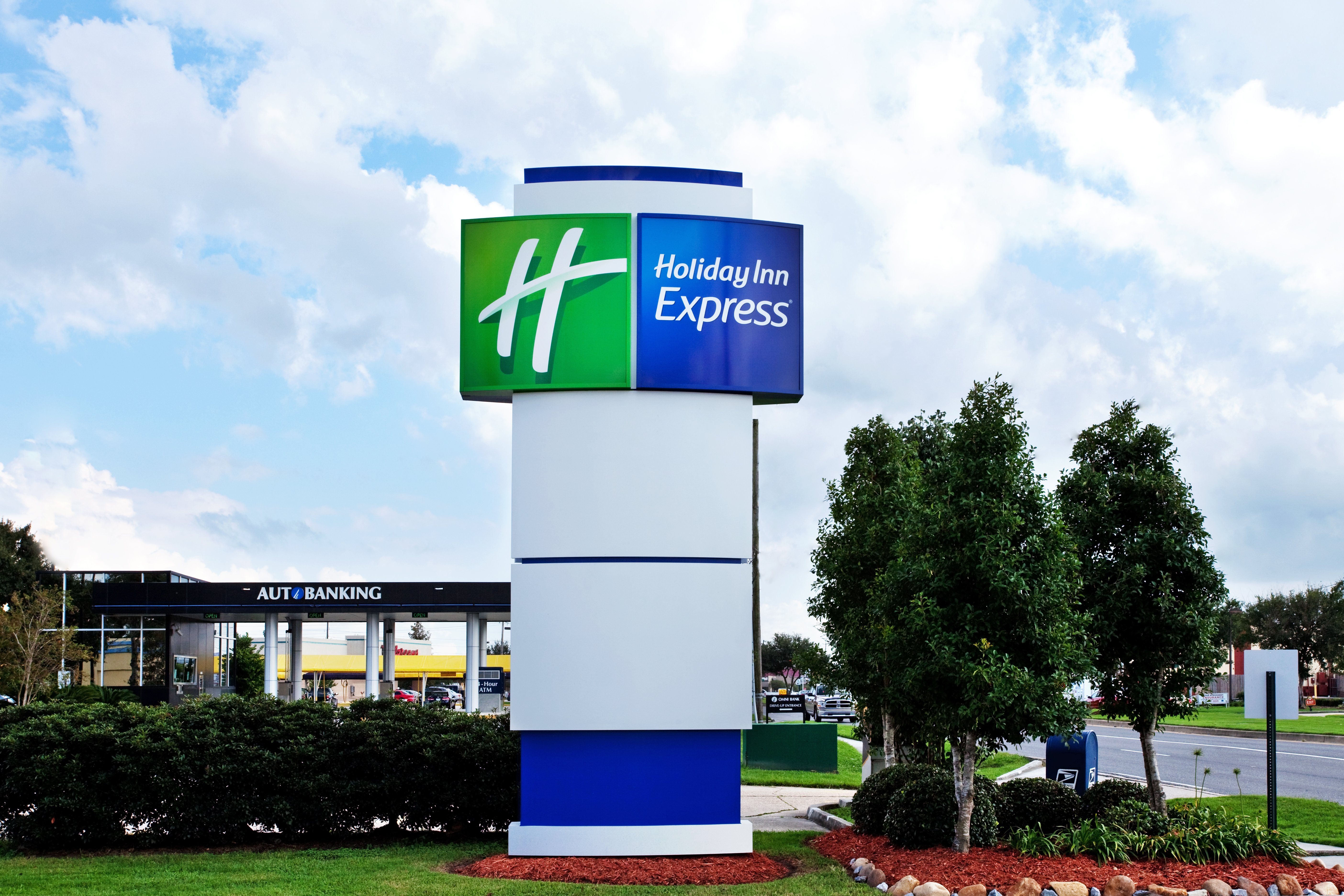 Holiday Inn Express Harvey-Marrero 4/46