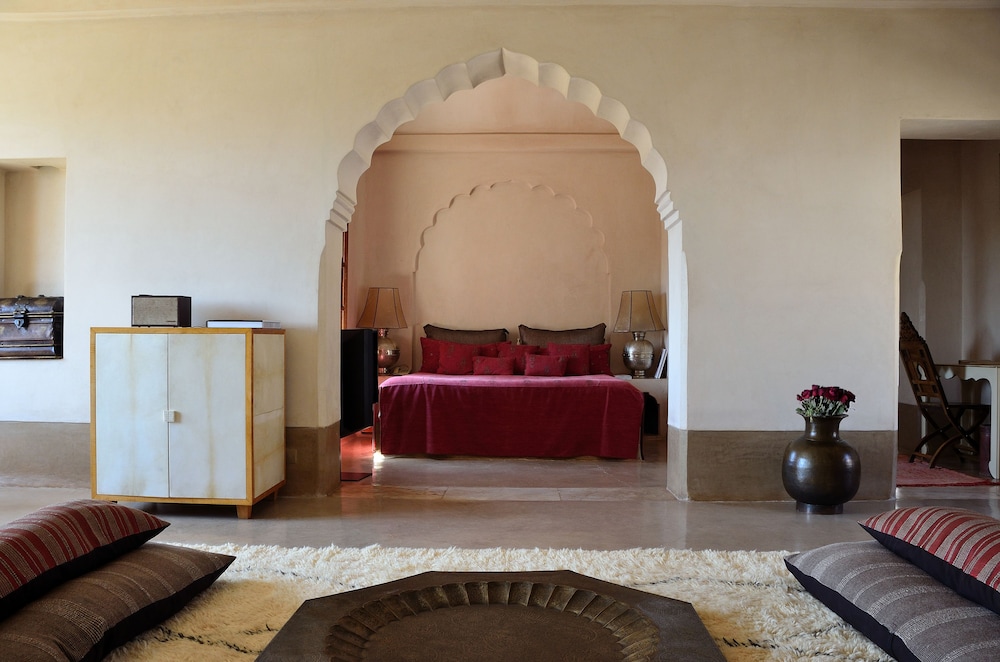 Ksar Char Bagh 7/85