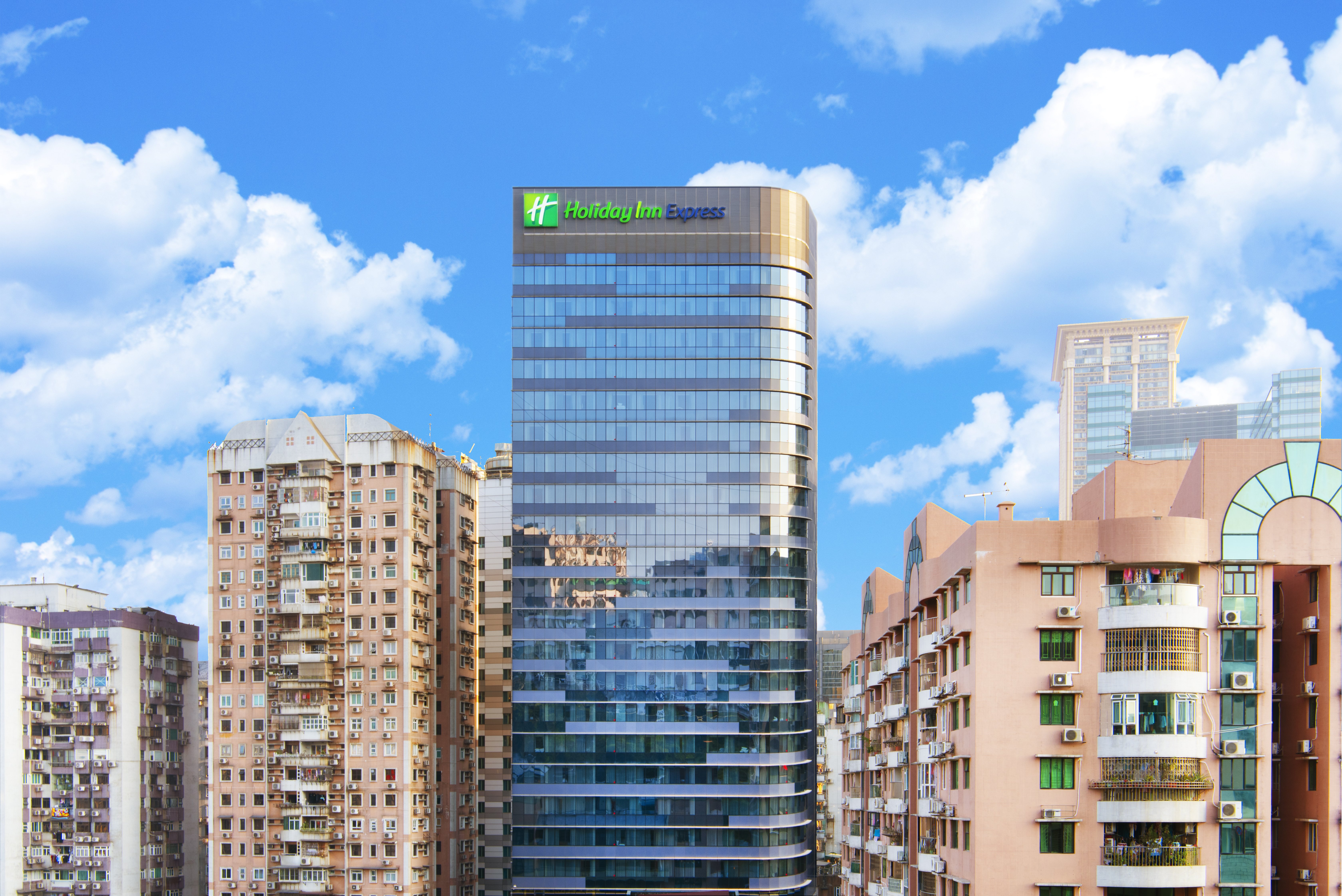 Holiday Inn Express Macau City Centre 48/50