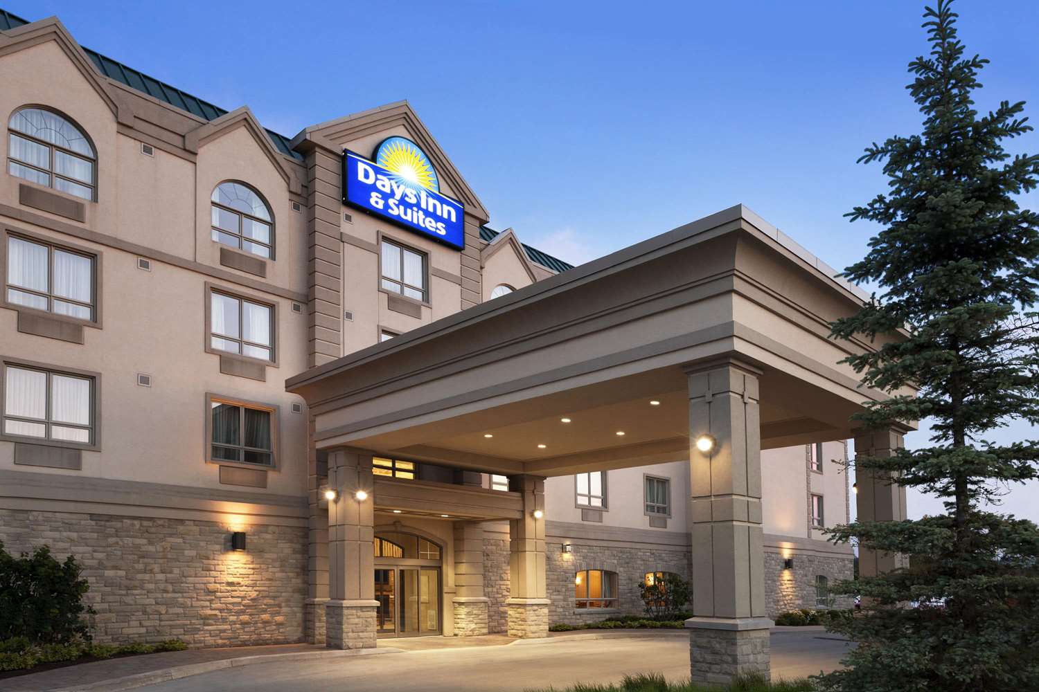 Days Inn & Suites By Wyndham Collingwood 2/38