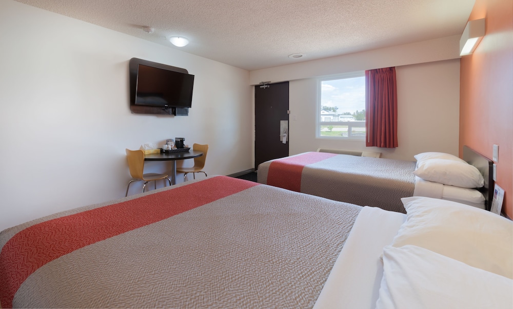 Motel6-Fort Nelson, BC 13/50