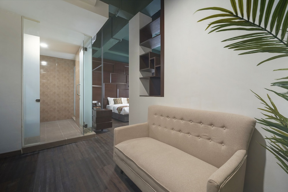 East Riverine Boutique Hotel 38/45
