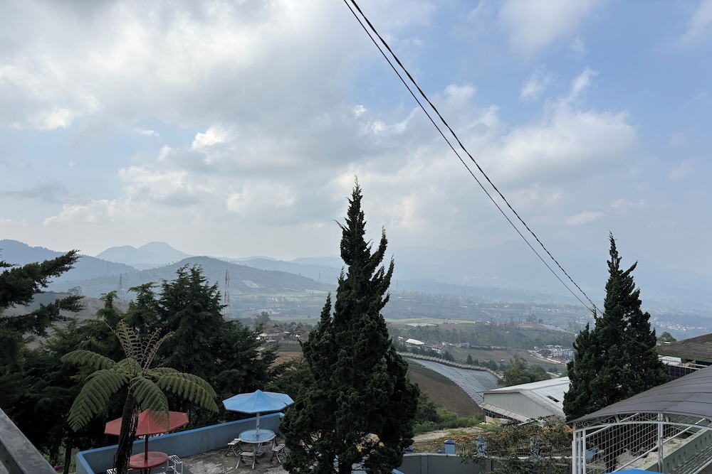 Puncak Darajat Highland by Zuzu 42/50