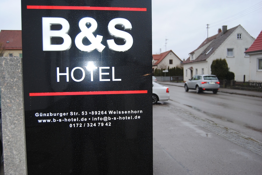 B&S Hotel 48/53