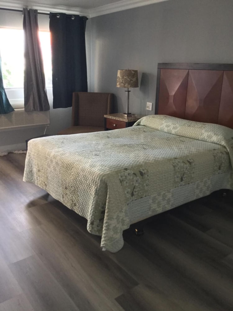 Best Motel 22/34