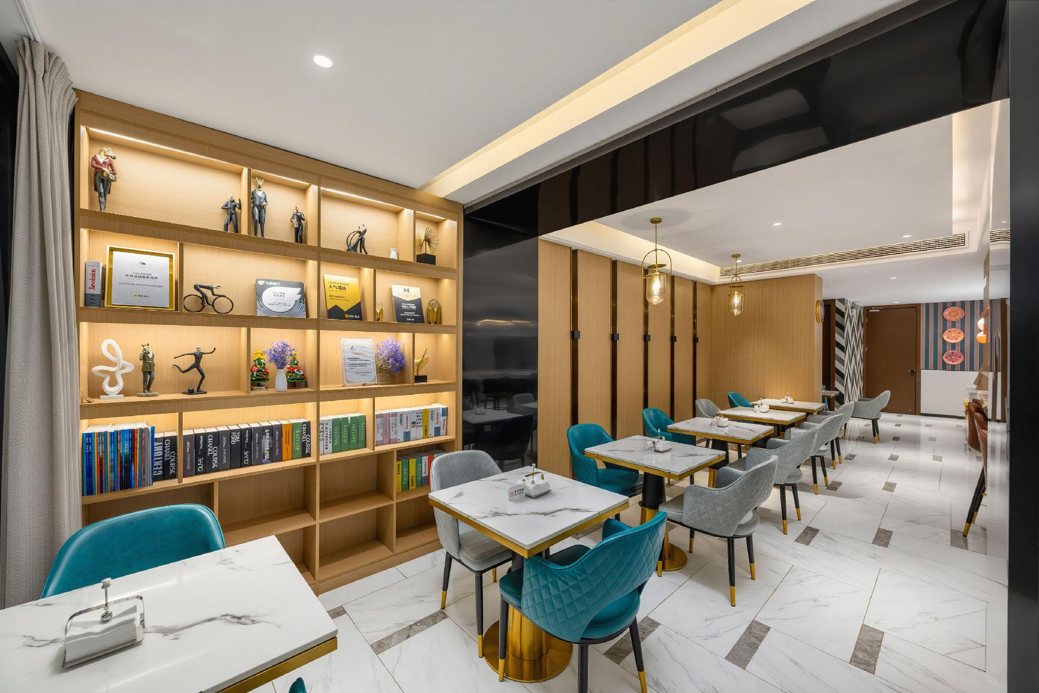Magnotel guiyang fountain commercial center subway station hotel 33/37