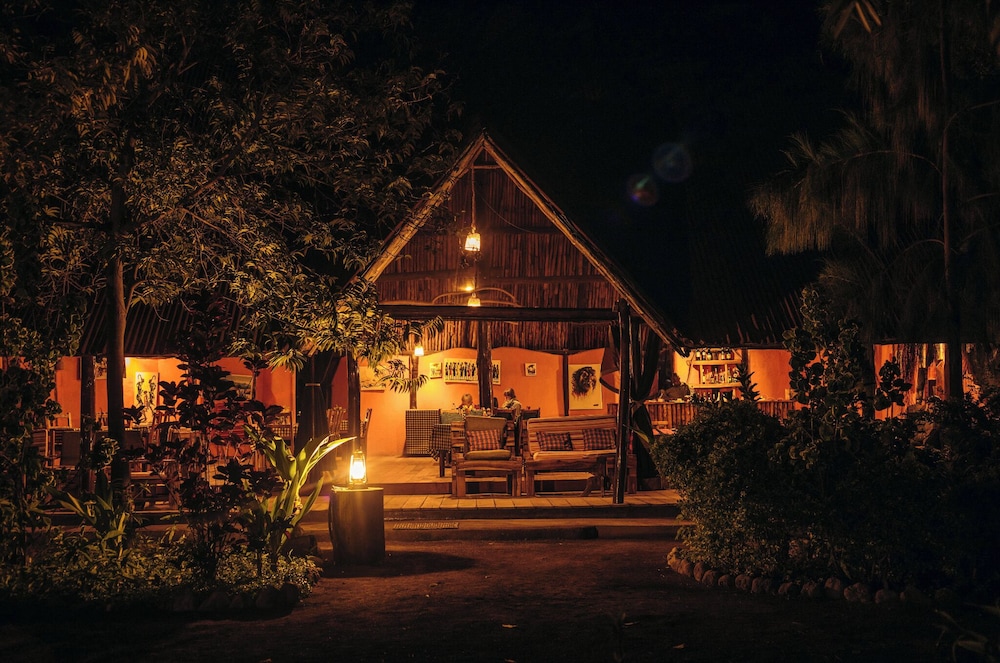 MIGUNGA TENTED CAMP 2/47