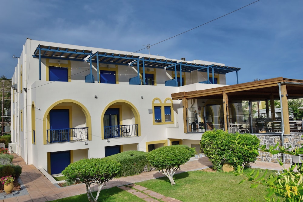 Emporios Bay Hotel 2/64
