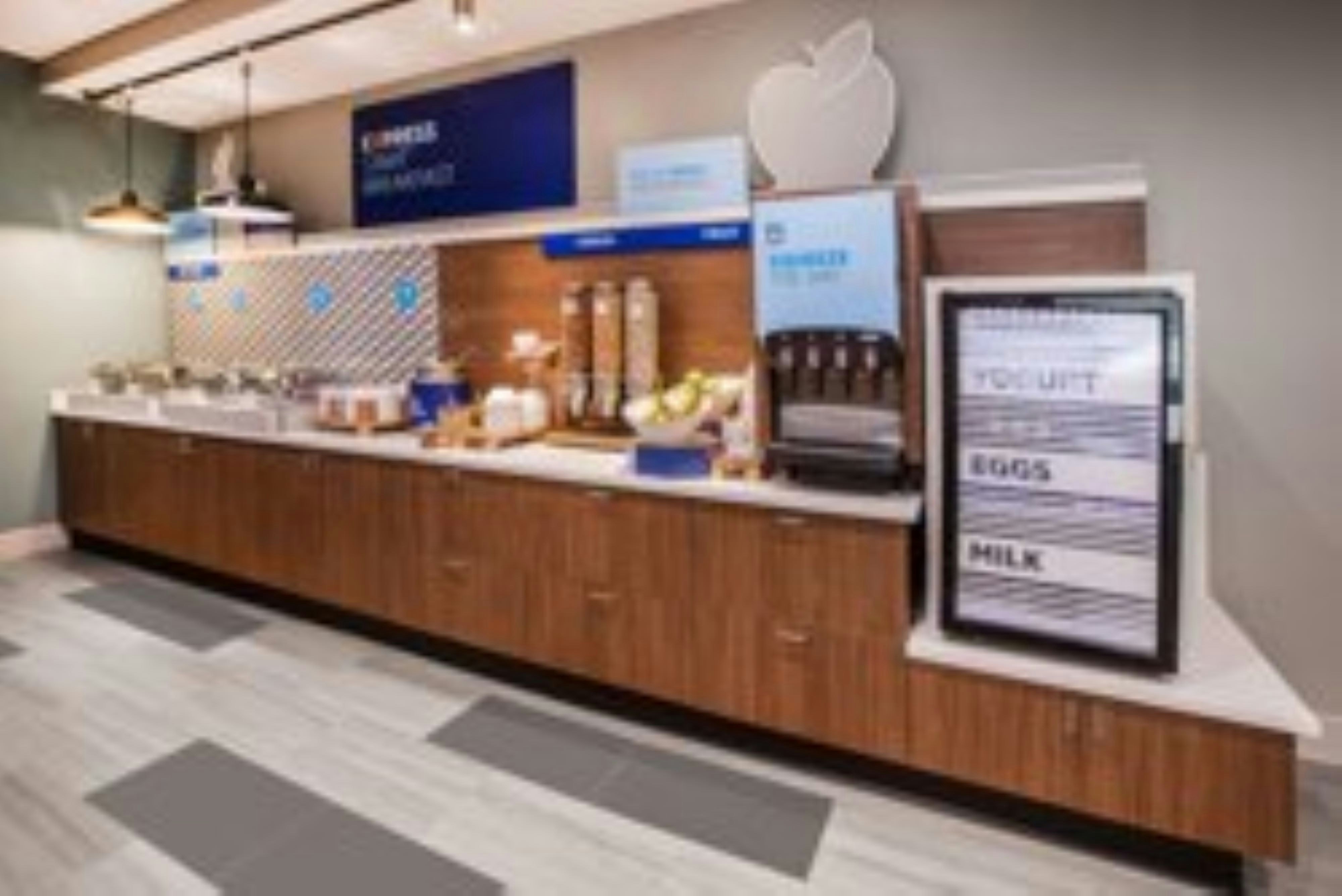 Holiday Inn Express La Mesa Near SDSU 7/72