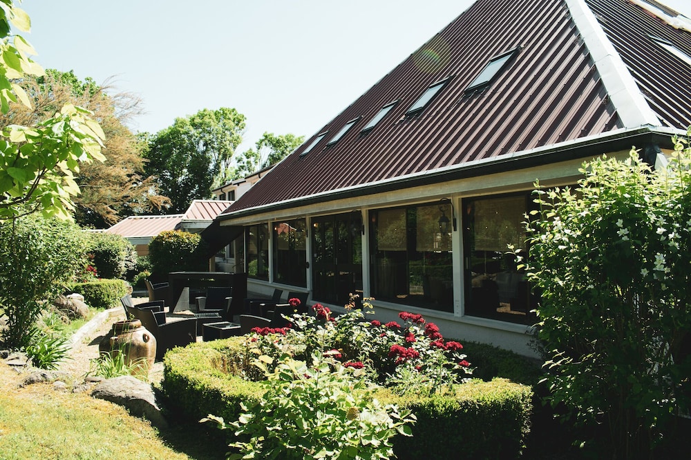 Logis Hotel Black and Green 47/50