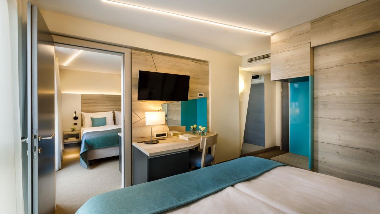 Connecting, Family, Atrium View، Hotel Marina Liburnia 2/3