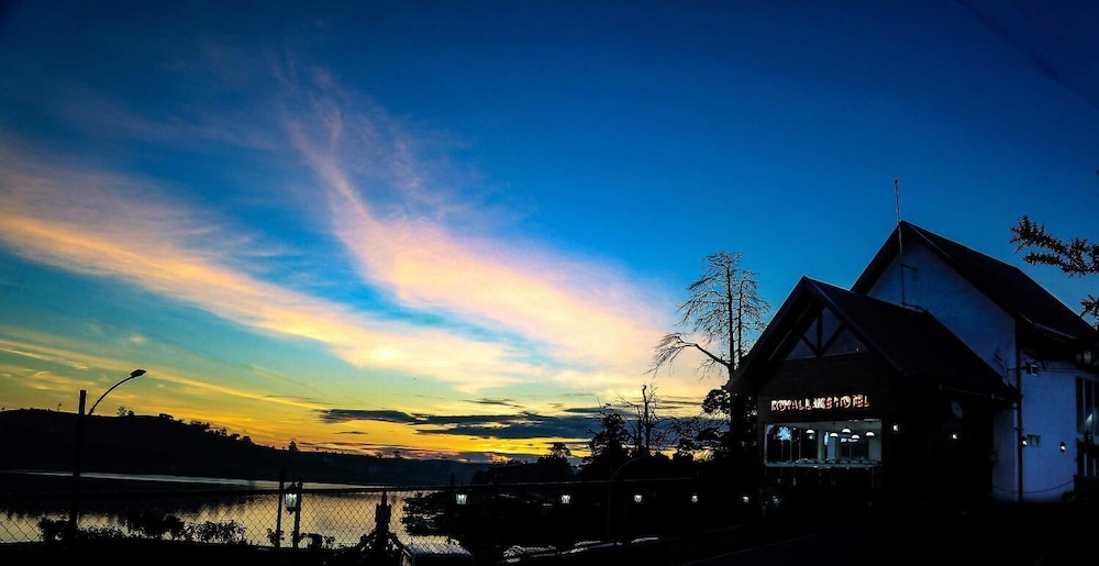 Royal Lake Hotel 28/33