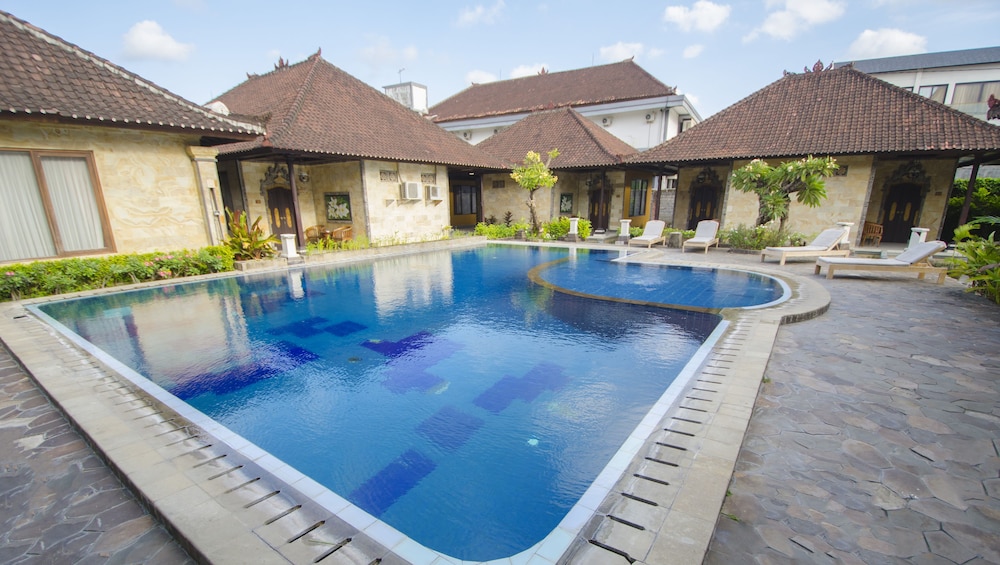 Taman Sari Cottages 2 47/49