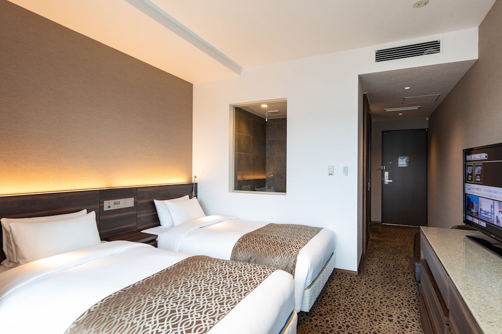 Superior, Economy, Twin Beds, Bathtub