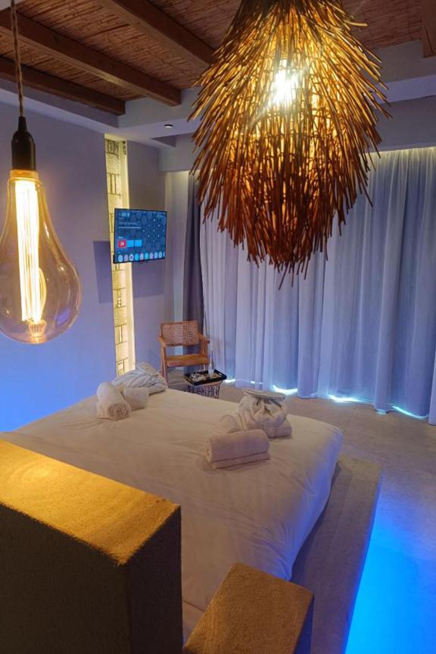 Kouros Home - Adults Only 31/32