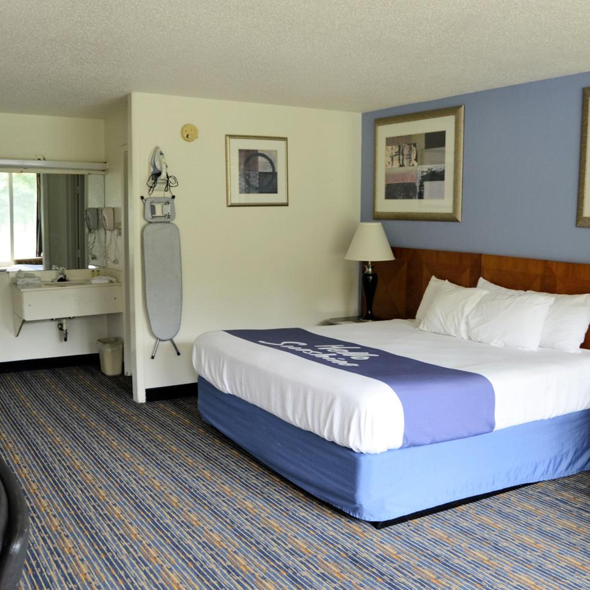 غرفة سوبيريور بسرير كينج، Days Inn by Wyndham Luray Shenandoah 2/10