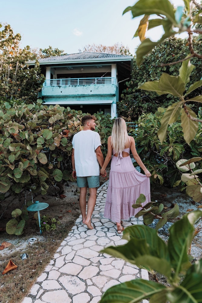 HideAwhile 23/27